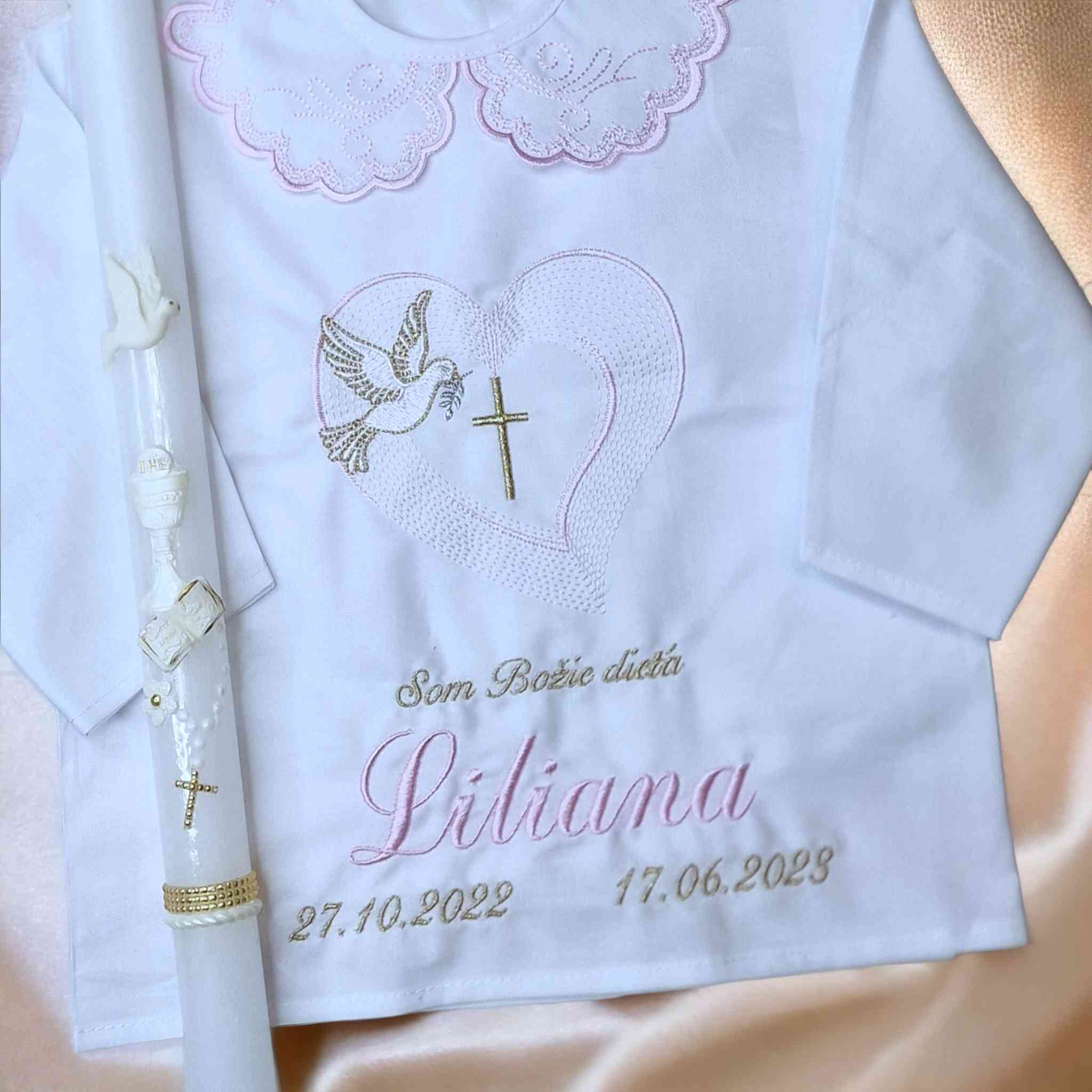 Košieľka na krst Cyprian / krstová košieľka srdce, holubica a krížik - jemná