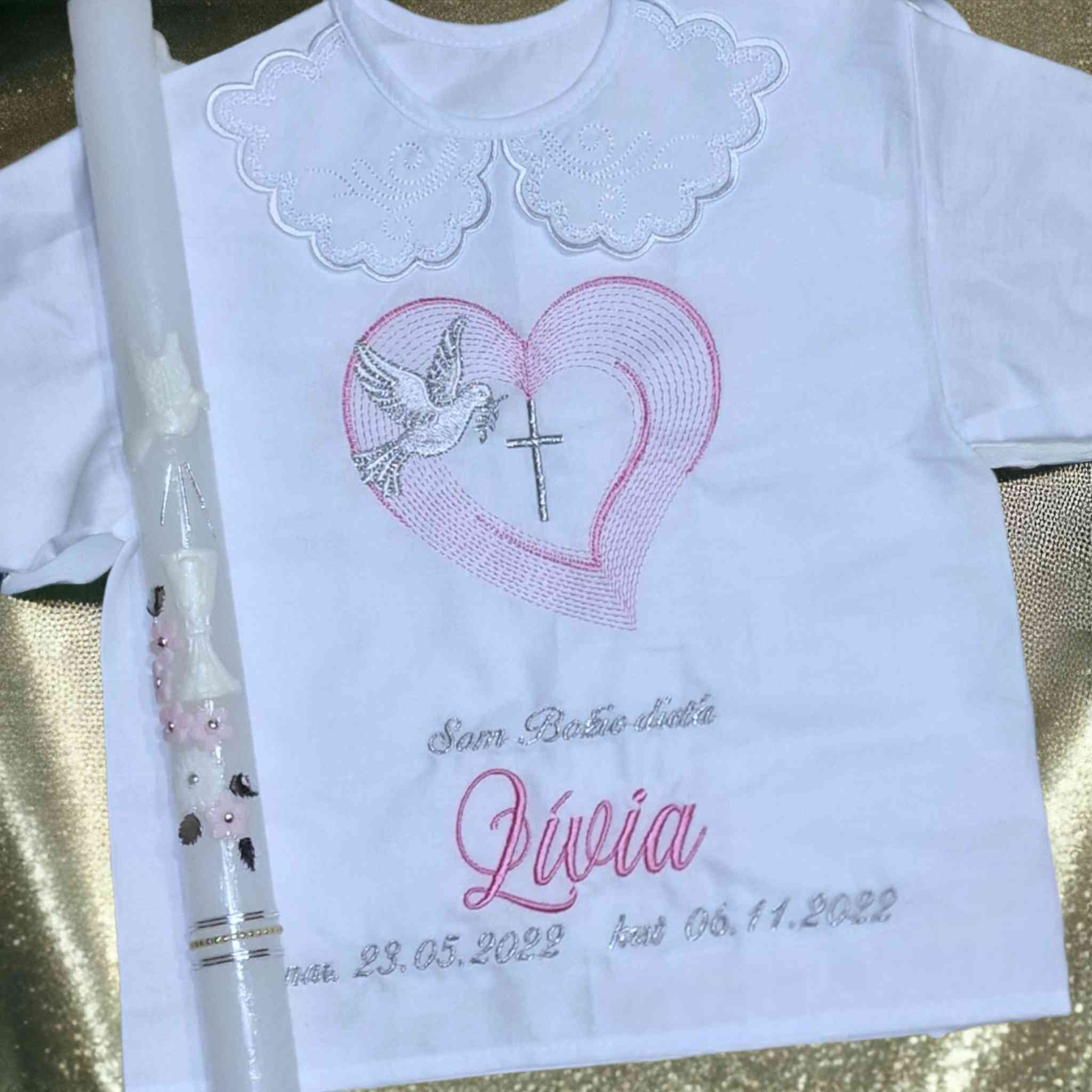 Košieľka na krst Cyprian / krstová košieľka srdce, holubica a krížik - jemná